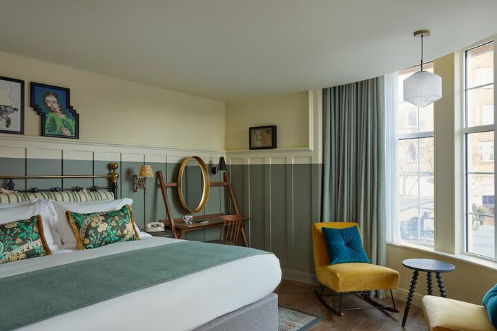 Room 4 of 116