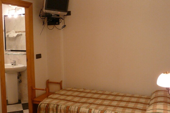 Room 6 of 41