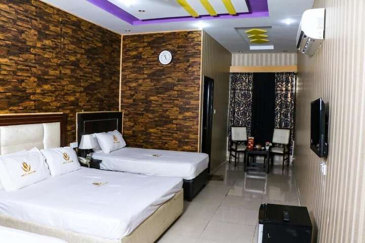Room 48 of 68