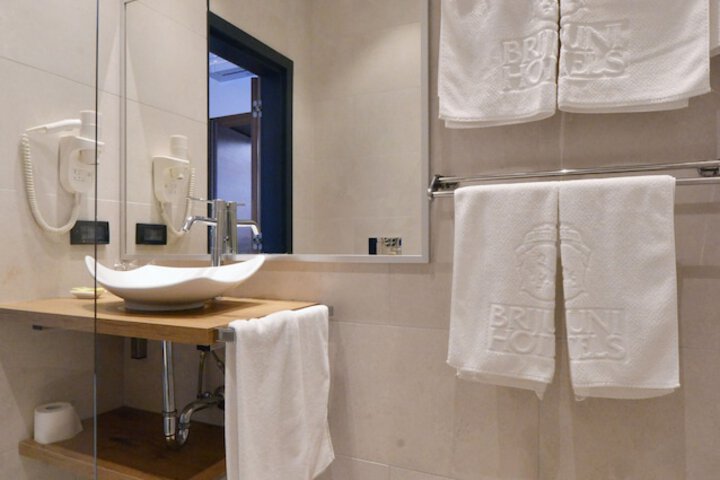 Room 44 of 87