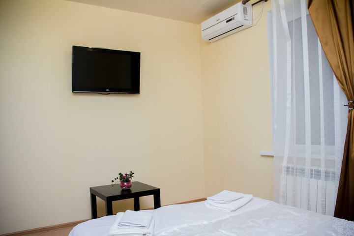 Room 11 of 20