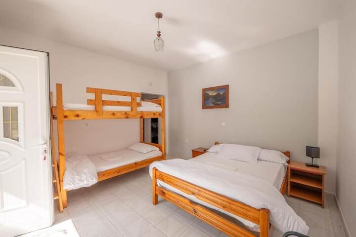 Room 20 of 83