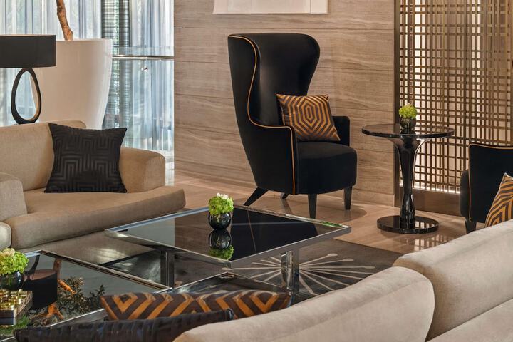 Lounge 207 of 268