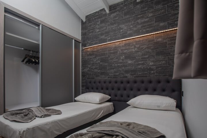 Room 3 of 54
