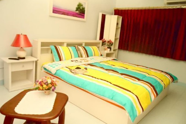 Room 9 of 19