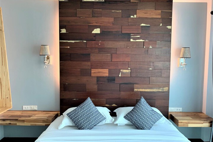 Room 26 of 48