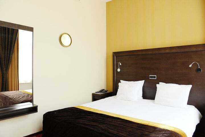 Room 15 of 44