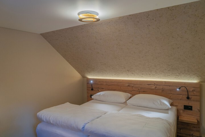 Room 50 of 125