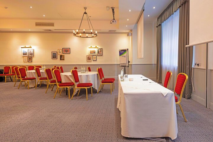 Ballroom/Hall 58 of 79