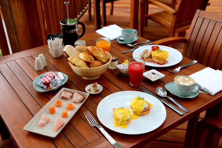 Breakfast/Coffee Service 70 of 93
