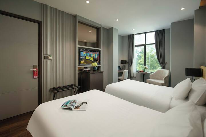 Room 4 of 32