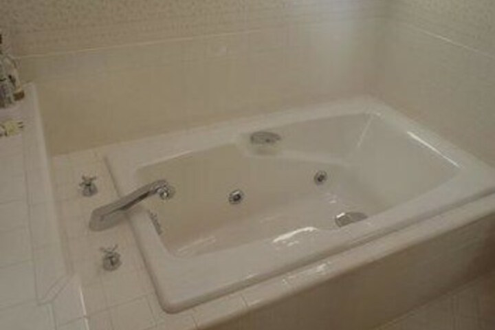 Hot Tub 21 of 47