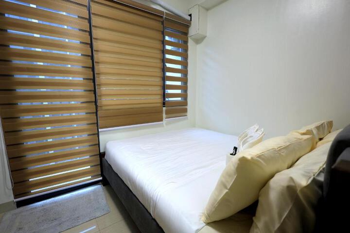 Modern Living 6 - MOA Pasay with Wifi and Netflix