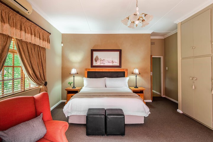 Room 25 of 100