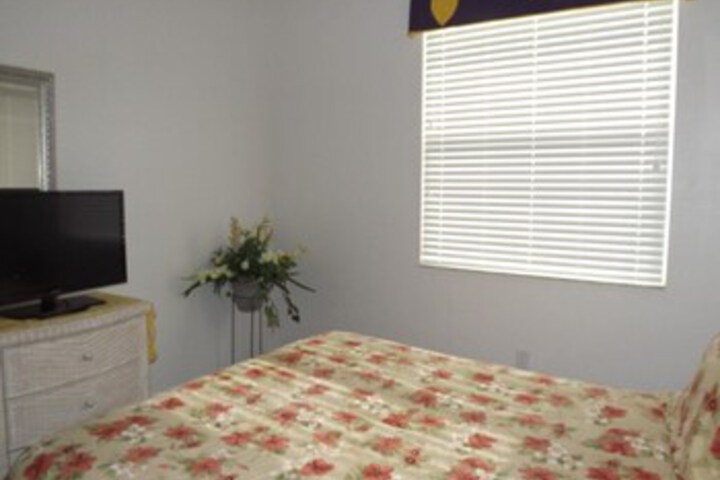 Room 16 of 19
