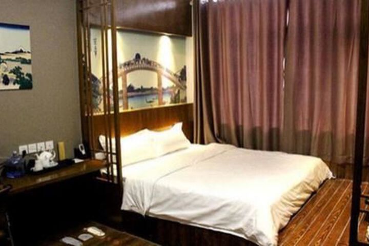 Room 20 of 29
