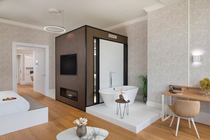 Room 15 of 55
