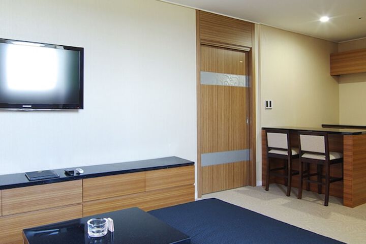 Room 14 of 48