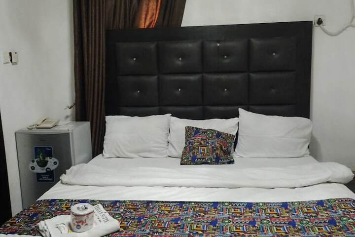 Room 9 of 15