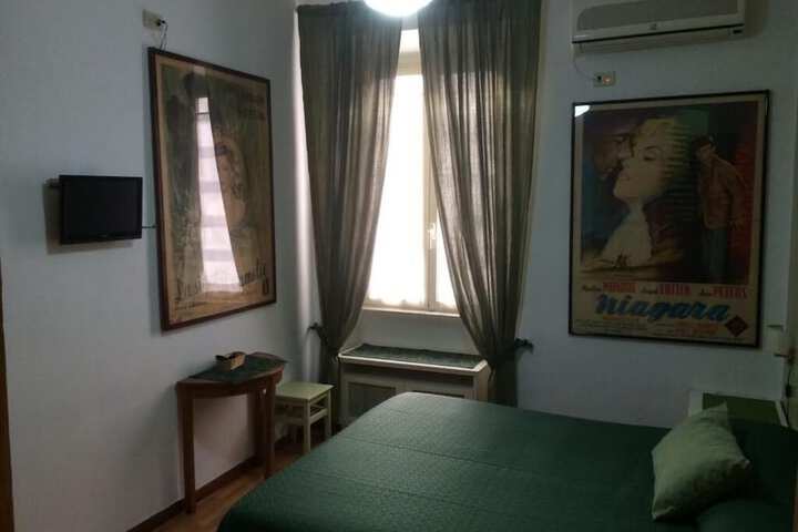 Room 11 of 39