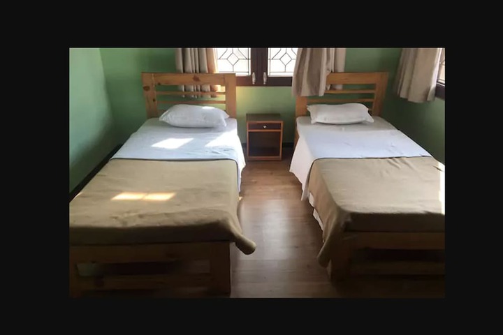 Room 5 of 20