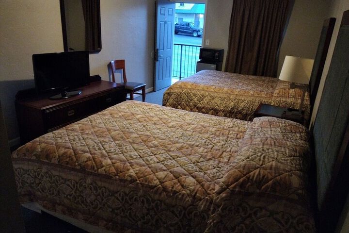 Room 8 of 19