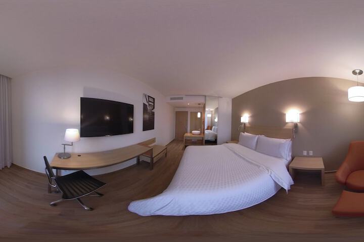 Room 14 of 69