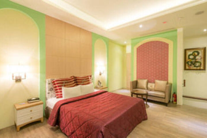 Room 46 of 84