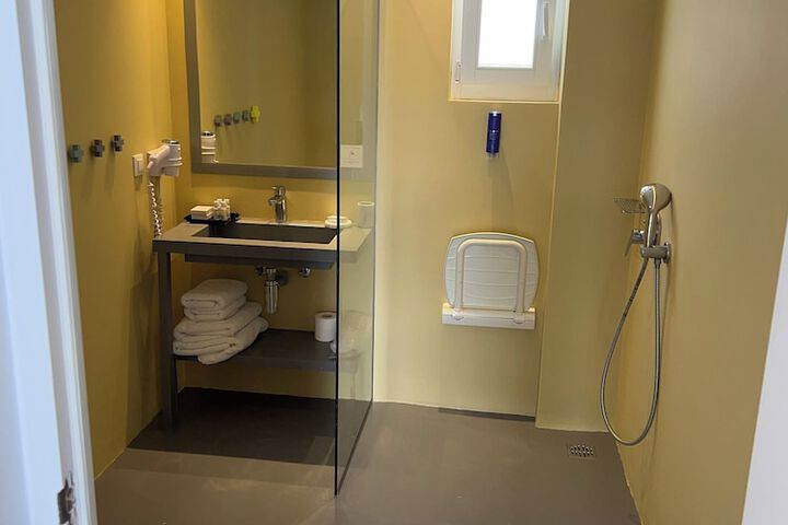 Room 149 of 283