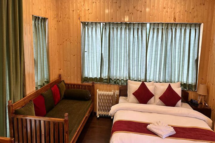 Room 44 of 251