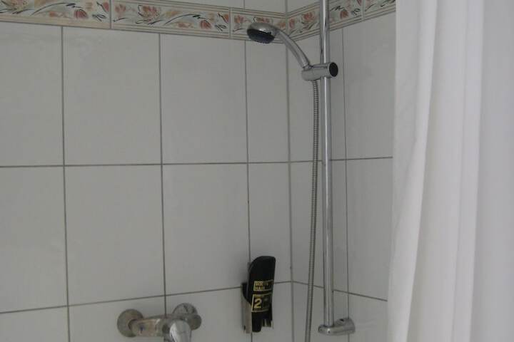 Room 50 of 73