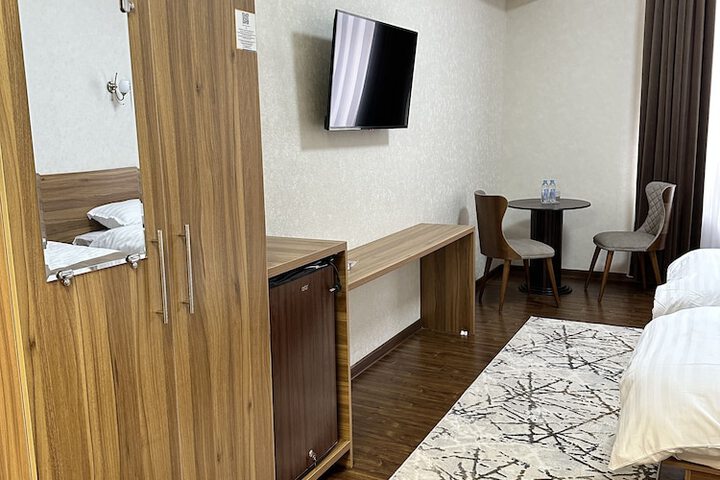 Room 8 of 25
