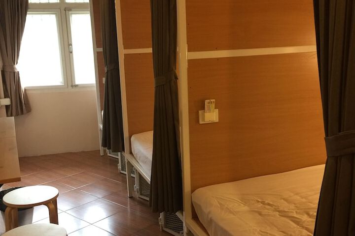 Room 28 of 48