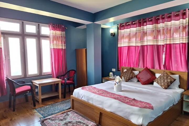 Room 3 of 21
