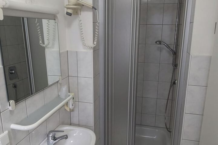 Room 20 of 34