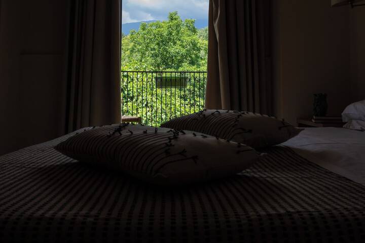 Room 28 of 62