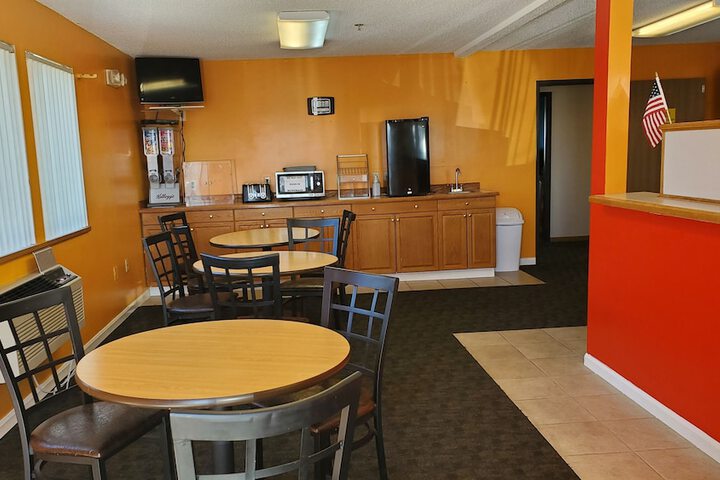 Breakfast/Coffee Service 34 of 40