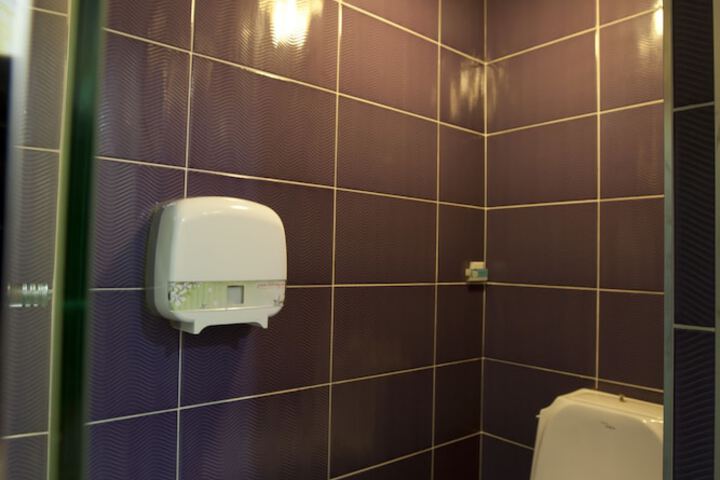 Room 25 of 77