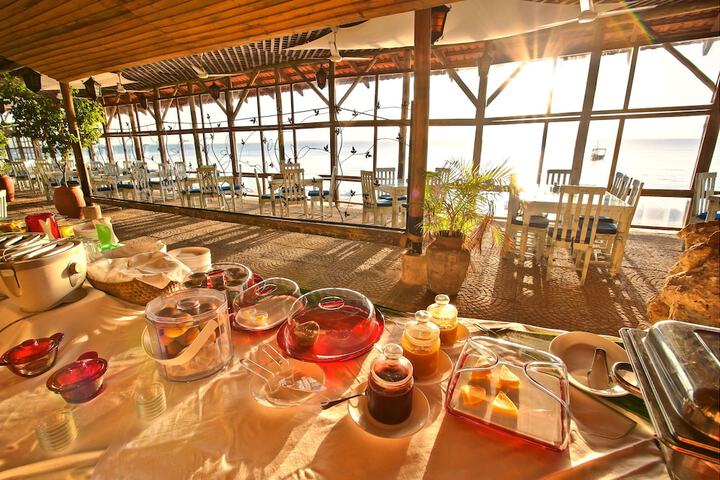 Breakfast/Coffee Service 61 of 111