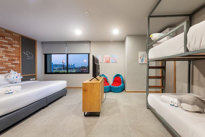 Room 32 of 126