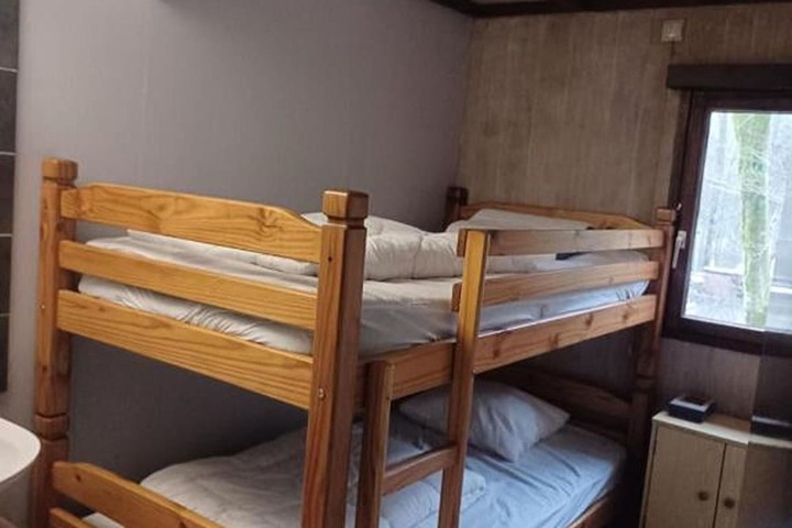 Room 2 of 27
