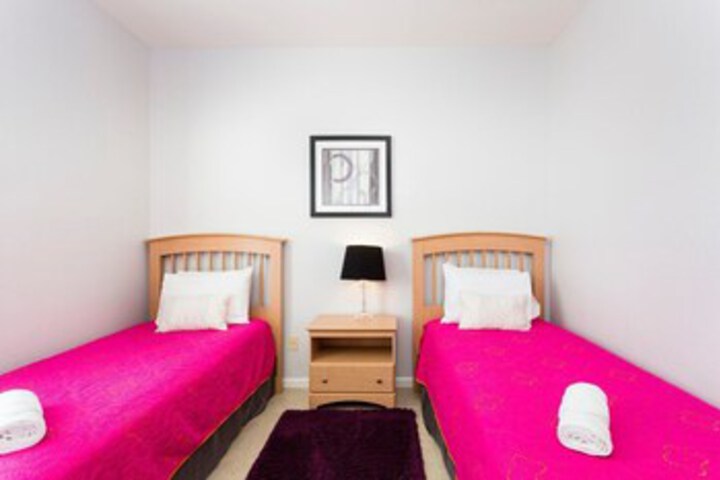 Room 10 of 26