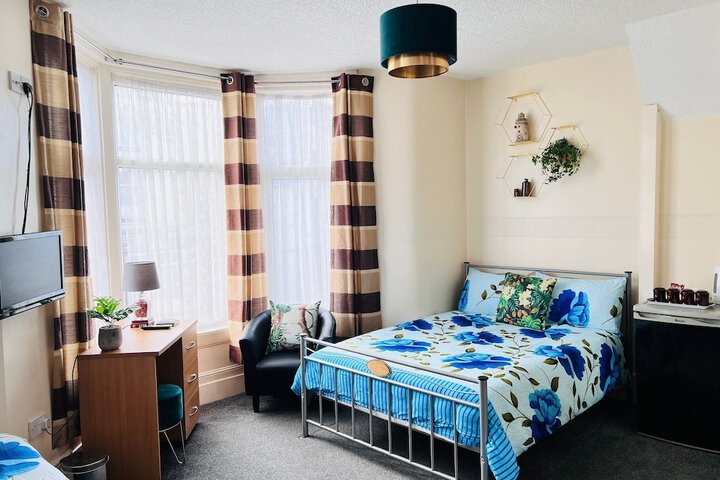 Room 5 of 37