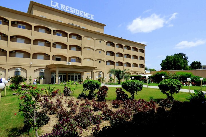 Hotel Exterior 20 of 24