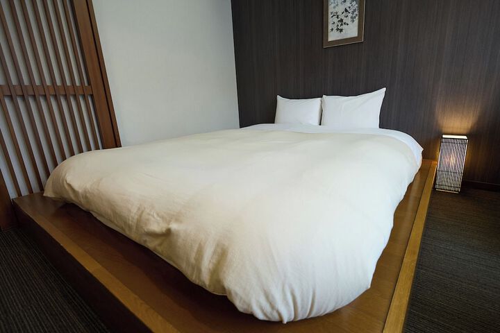 Room 28 of 152
