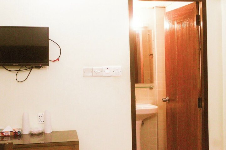 Room 27 of 67