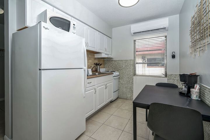 Economy Studio 2 Double Beds Kitchen (3 of 19)