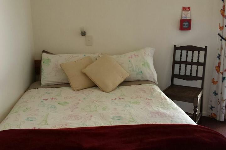 Room 2 of 36