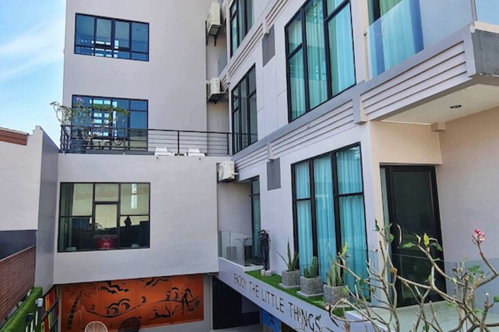 Hotel 68 of 82