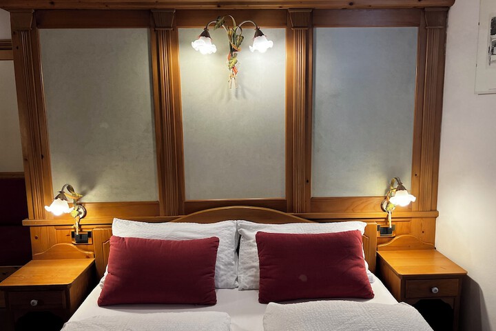 Room 9 of 55